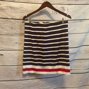 Nautical print. Back zip. Mini skirt